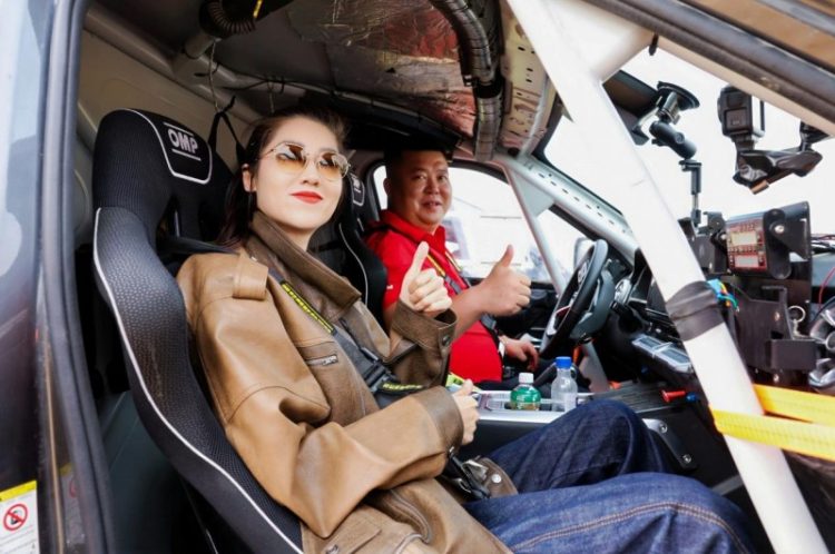 1759484658-6280a466a084192